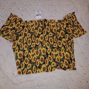 Crop sunflower print top
